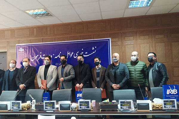 گلایه کارگردان «دست فرمون» از بازرگانی سیما/ بین‌المللی
می‌شویم