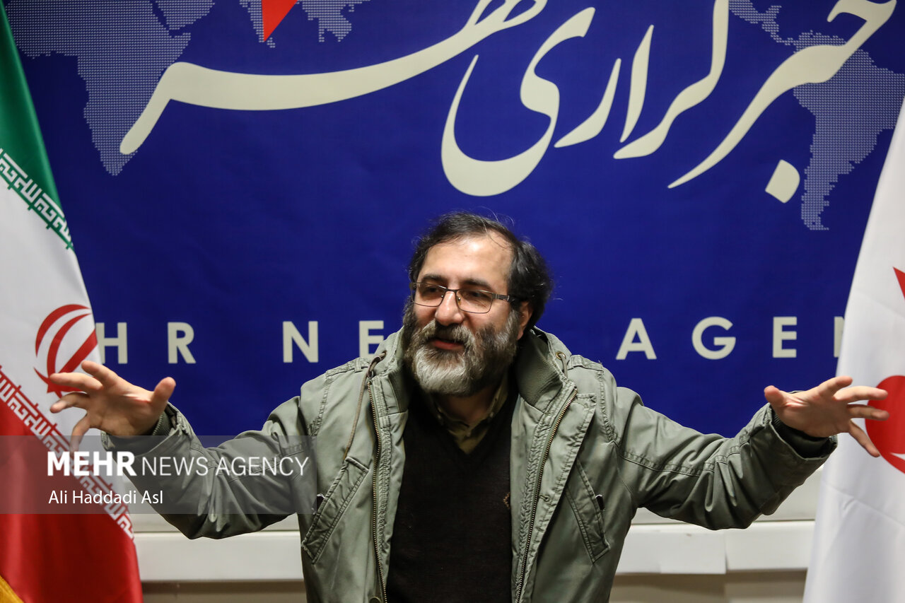 «تئاتر» صحنه زد و خورد جناح‌ها شده است/ نگاه سفارشی به
«انقلاب»