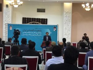 همتی: همه باید از دولت حمایت کنیم