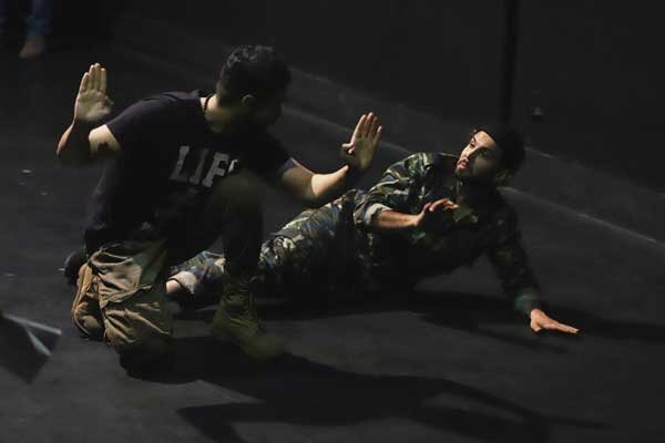 «پیک نیک در میدان جنگ» به تئاتر آبان رسید