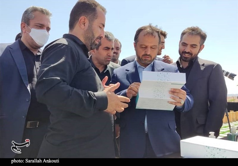 بازدید وزیر اقتصاد از گمرک تهران/ صدور دستور ارائه فهرست
مشکلات مراجعه کنندگان تا امشب