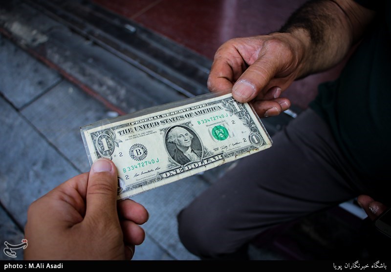 دلار در کف قیمت 3 ماهه؛ همه تماشاچی بازار ارز شدند