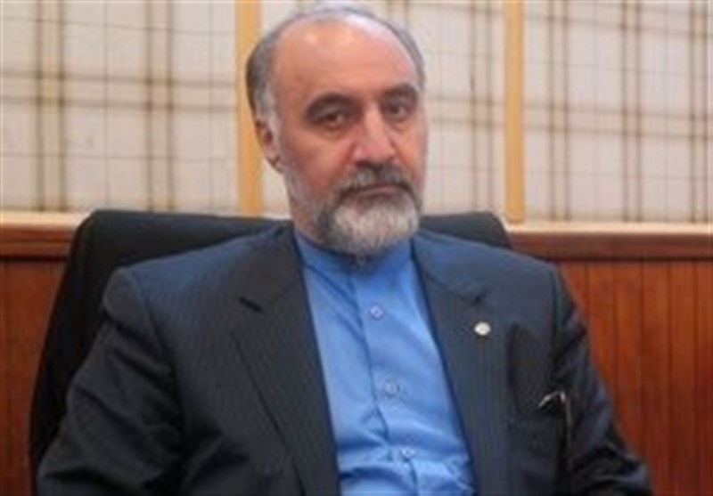 عملکرد ضعیف برخی مسئولین، افتخارات و موفقیتهای دولت را زیر
سوال می برد