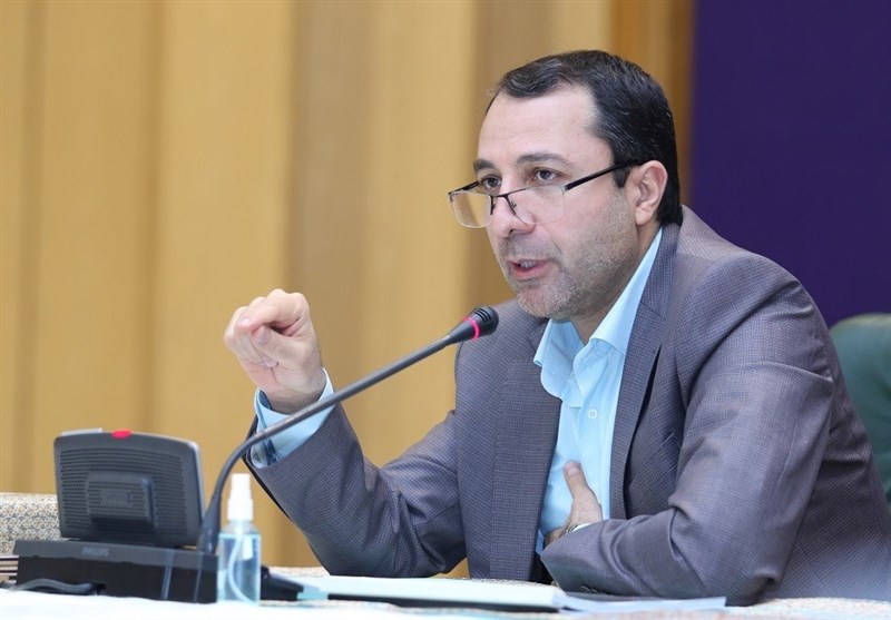 درآمد ارزی کشور بیش از نیازهای وارداتی است/ احتمال رفع
ممنوعیت واردات برخی کالاها