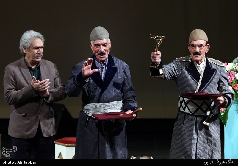 ادای احترام به آواز خوان دهل لرستان