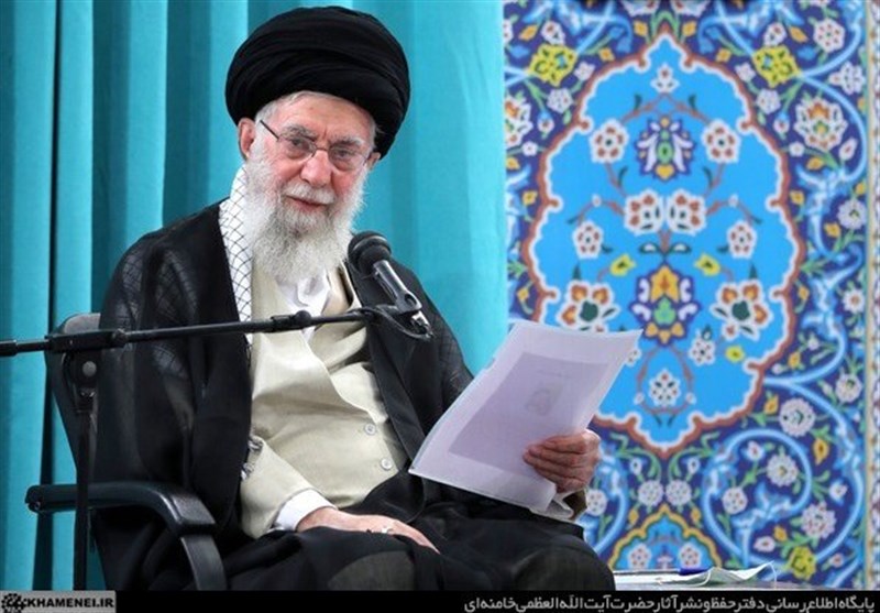 استفتاء از امام خامنه‌ای؛ آیا بر ولیّ لازم است کودک را از
مشاهده تصاویر مبتذل حفظ کند؟