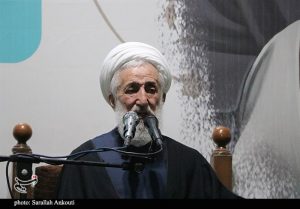 اسلام با نگاهی که می‌کوشد زن را از حیثیت همسری و مادری تهی
کند مخالف است