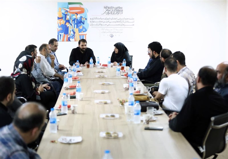 تصویر «ایران دوست‌داشتنی» با حضور هنرمندان جوان و نوجوان در
کردستان نقش می‌بندد