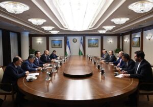 دیدار سرپرست وزارت صمت با نخست‌وزیر ازبکستان و ابلاغ پیام
رئیسی