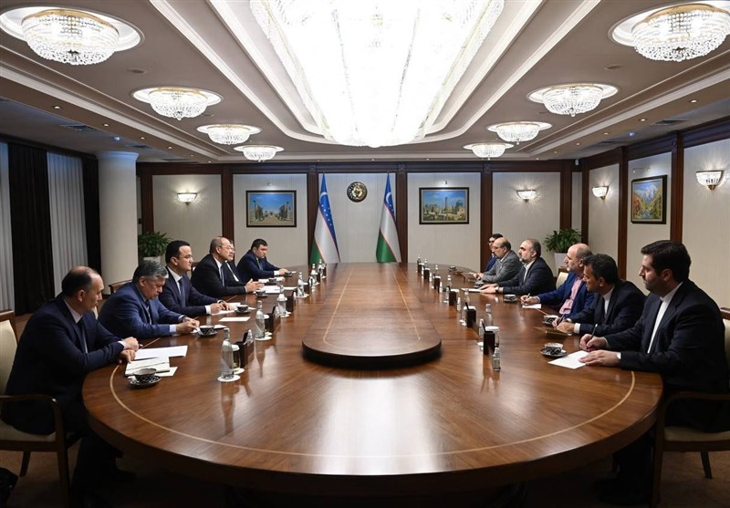دیدار سرپرست وزارت صمت با نخست‌وزیر ازبکستان و ابلاغ پیام
رئیسی