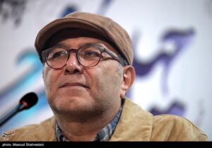 رضابالا: دور زدن مسیر کار اقتصادی برای هنرمندان از راه شهرت
نادرست است