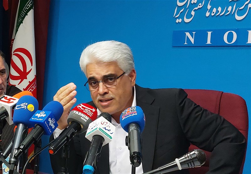سهمیه بنزین خودروهای تعویض پلاکی قطع نمی‌شود