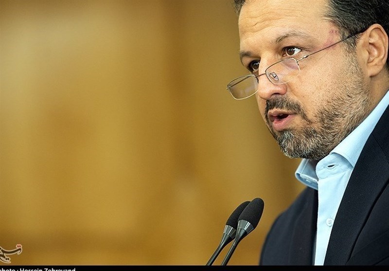 صدور بخشنامه‌های تجاری نصف شد/ میانگین فروش شرکت‌های برتر 18 درصد رشد کرد