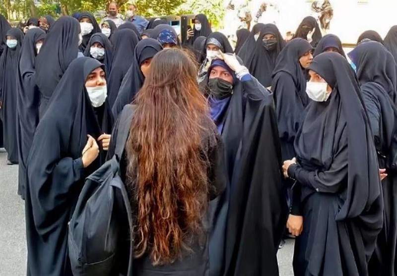 ضابطین در برخورد با جرایم مرتبط با حجاب می‌توانند رأساً عمل
کنند