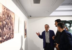 عکس‌ها و نامه‌های دیده نشده اسیران جنگ تحمیلی به نمایش
درآمد