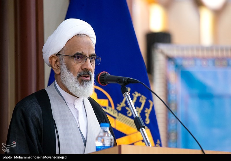 نماینده ولی فقیه در سپاه پاسداران: فلسفه وجودی سپاه
"اقامه نماز" است