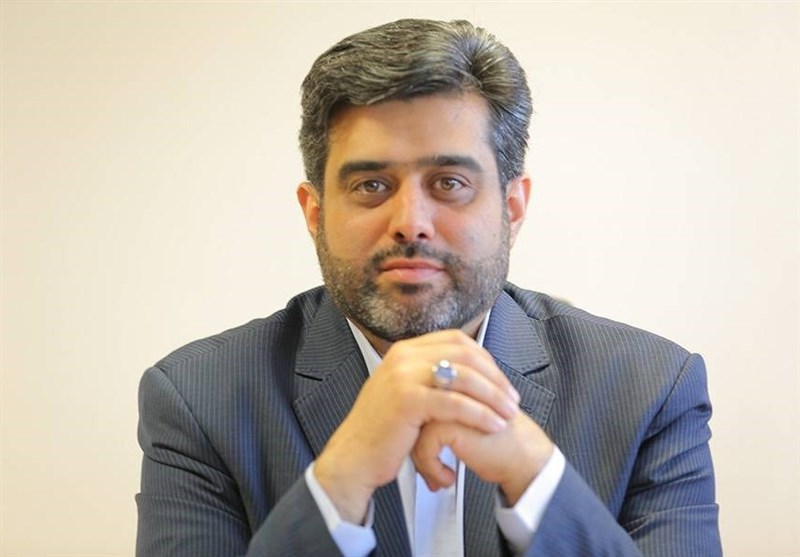 هنرمندان موسیقی فقط از دفتر موسیقی پیگیر امور و مجوزها
باشند