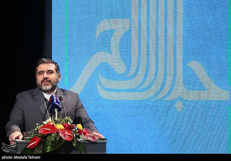 وزیر ارشاد:‌ مسجد مبنای برگزاری جشنواره‌ها و مسابقات قرآنی
می‌شود