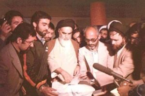 وقایع پیروزی انقلاب تا رأی «آری» به جمهوری اسلامی را در 3
مستند تماشا کنید + فیلم