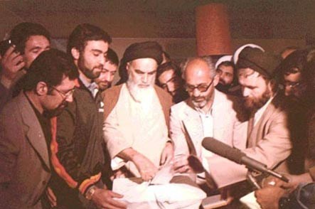 وقایع پیروزی انقلاب تا رأی «آری» به جمهوری اسلامی را در 3
مستند تماشا کنید + فیلم