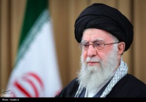 پیگیری وضعیت سلامت رضا امیرخانی از سوی رهبر انقلاب