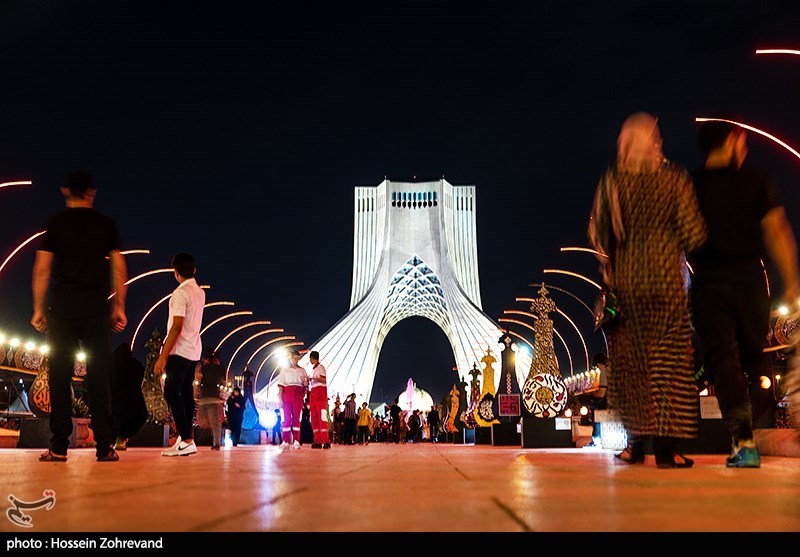 کدام مداحان فردا شب در میدان آزادی روضه خوانی
می‌کنند؟